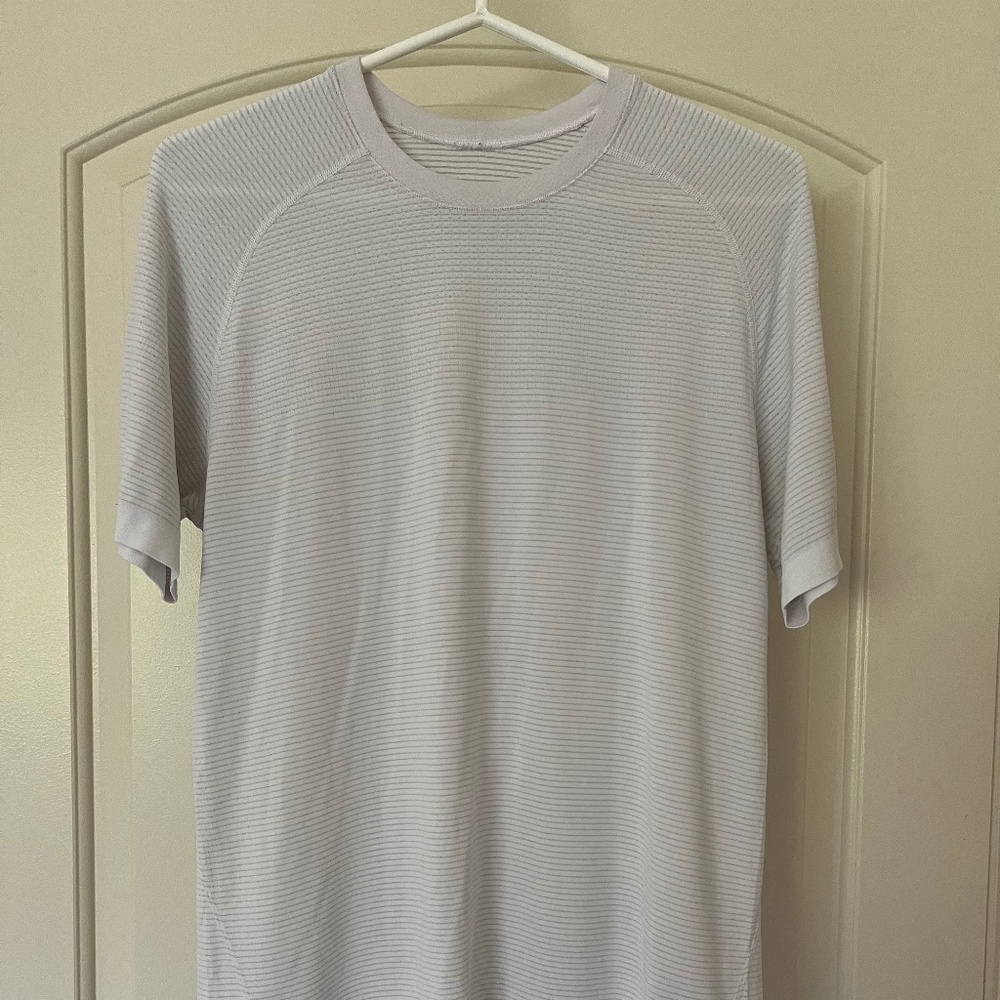 Lululemon Metal Vent Tech Short Sleeve Shirt - S